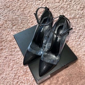 I am selling some black pumps with a clear heel.